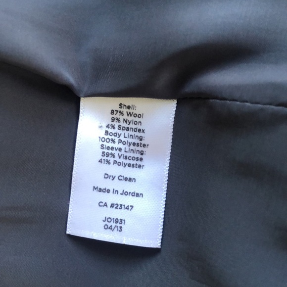 Talbots women’s 10p fitted light grey suit jacket, Preowned, excellent condition - Picture 3 of 6